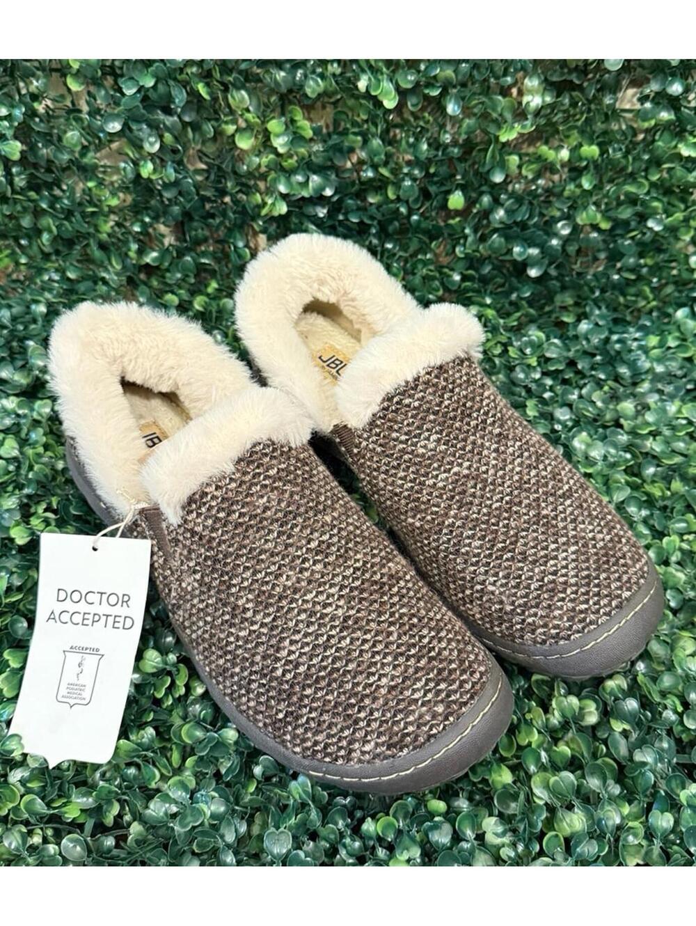 New JBU Women's Willow Knit Oxford Flat Brown, size 9.5